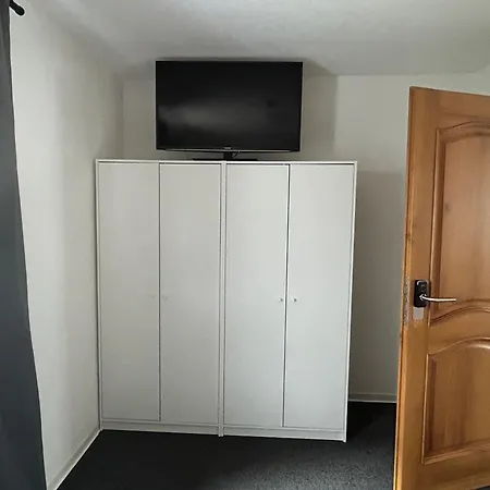 Casa de Férias Monteurhaus Business-house Fuer 14 Personen, Kueche, Smart-tv *