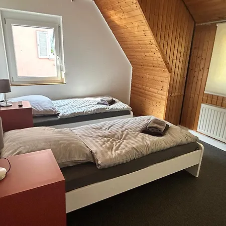 Casa de Férias Monteurhaus Business-house Fuer 14 Personen, Kueche, Smart-tv Oedheim