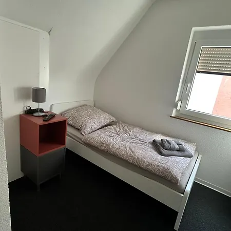 Monteurhaus Business-house Fuer 14 Personen, Kueche, Smart-tv Casa de Férias