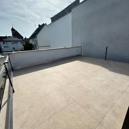 Monteurhaus Business-house Fuer 14 Personen, Kueche, Smart-tv Casa de Férias